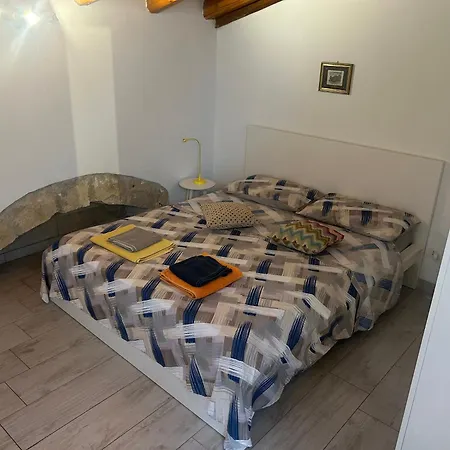 Apartment Deni's