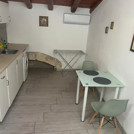 Apartament Deni's *